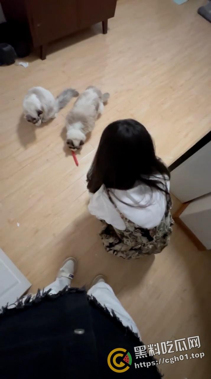 瓜友投稿！东莞附近的人约炮约到学生妹 带着书包作业出来打炮 美乳粉嫩的不像话  第2张