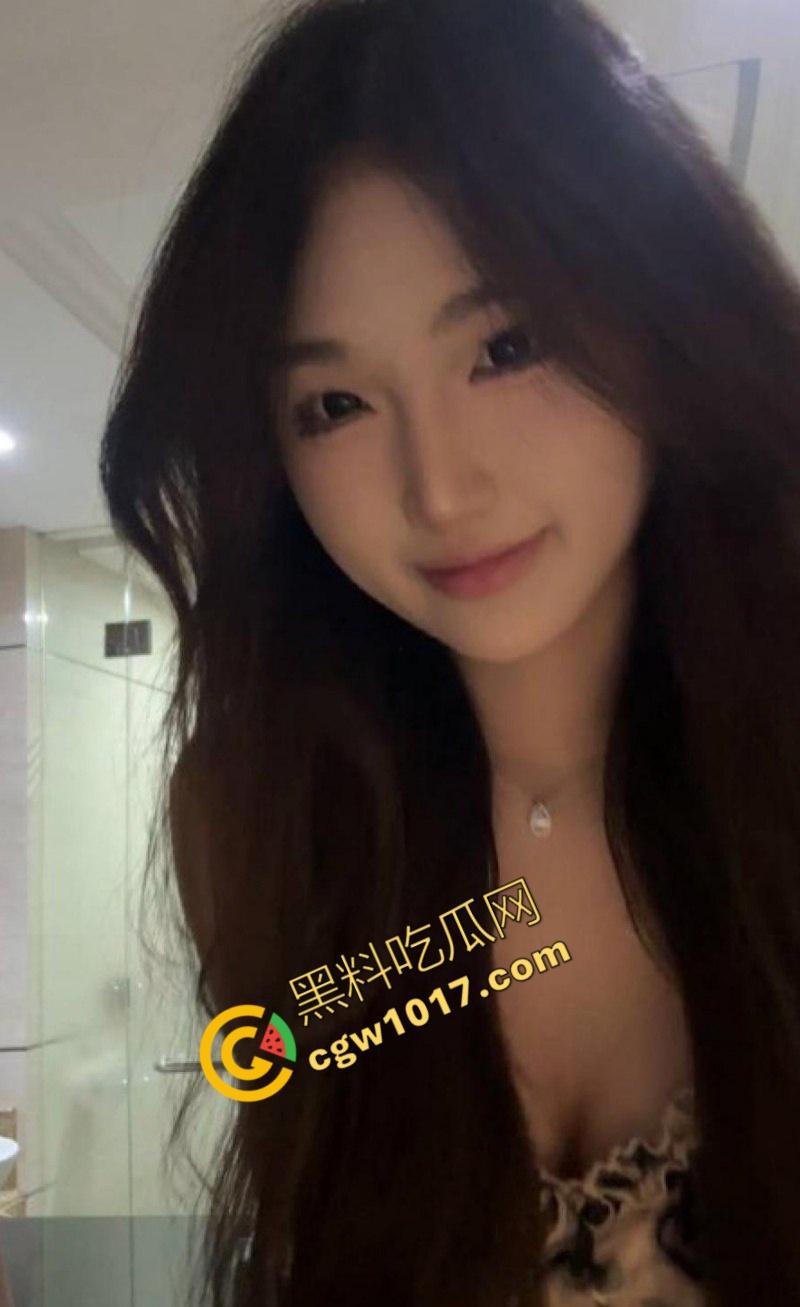 北京极品大学美女与富二代激情狂欢,樱唇深吞粗屌,富二代玩弄狗链,肏得她淫水横流,欲望无限! 第4张 北京极品大学美女与富二代激情狂欢,樱唇深吞粗屌,富二代玩弄狗链,肏得她淫水横流,欲望无限! 第4张