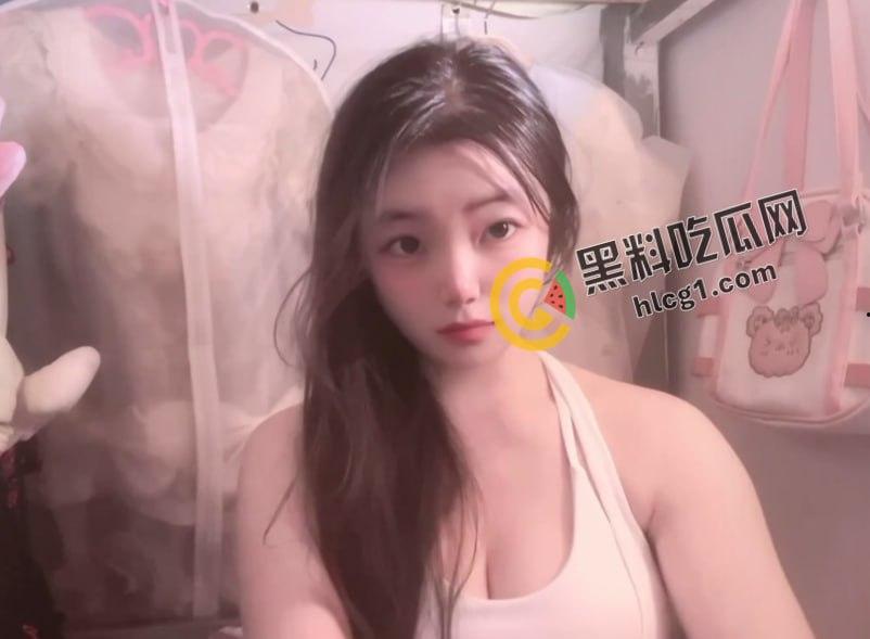 浙江大学极品学霸校花 张欢希 天生媚骨奶子巨大 叫床声非常淫荡！遭渣男调教视频泄密曝光！  第1张