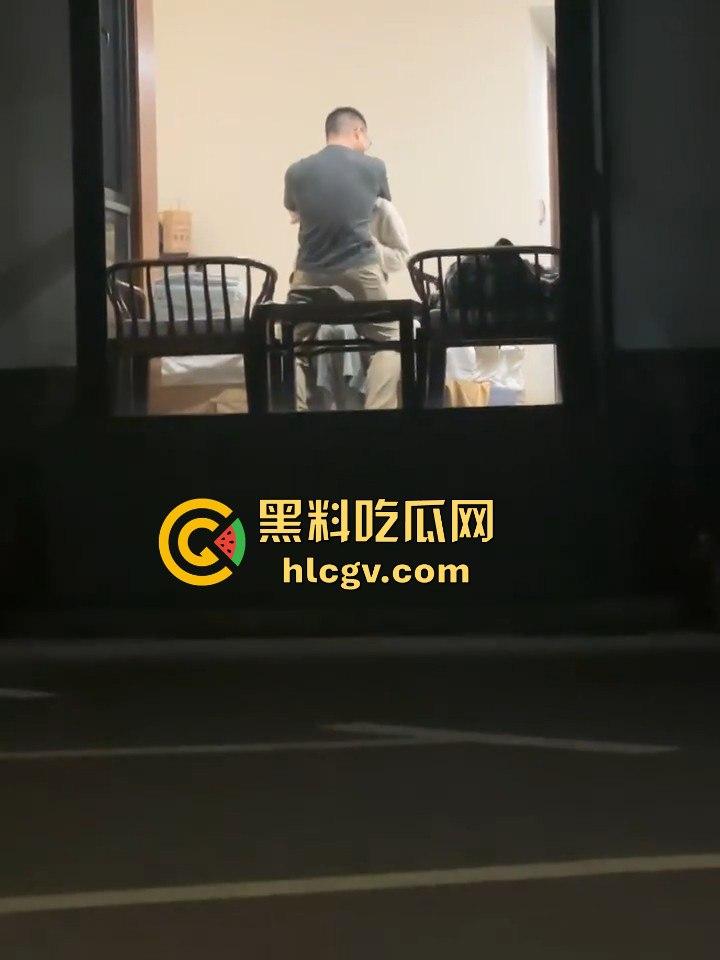 天津现代传媒职业学校马老师带学生写生写进酒店? 还故意不关窗帘，向学生炫耀？不料其他学生拍下发学校网！  第11张