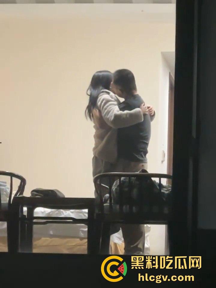 天津现代传媒职业学校马老师带学生写生写进酒店? 还故意不关窗帘，向学生炫耀？不料其他学生拍下发学校网！  第12张