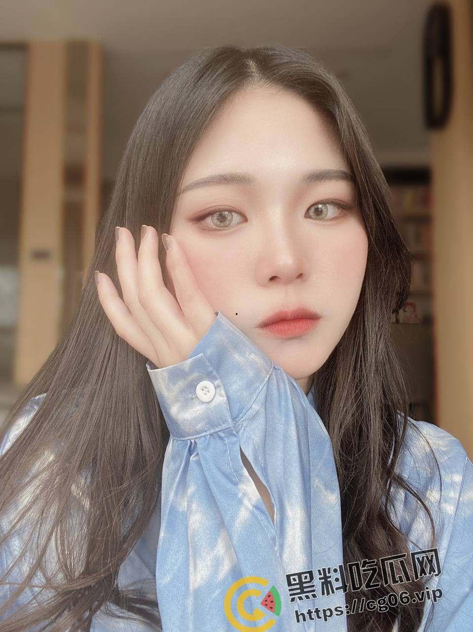 我的巨乳风骚班长！西南大学女大学生班长【严丽丽】 冷酷班长 风骚母狗 无缝切换 胸都要被捏爆啦  第5张