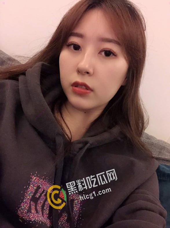 超高颜值校花与男友做爱视频泄密曝光。什么是恋爱？你把男朋友放心上男朋友把你放网上  第2张