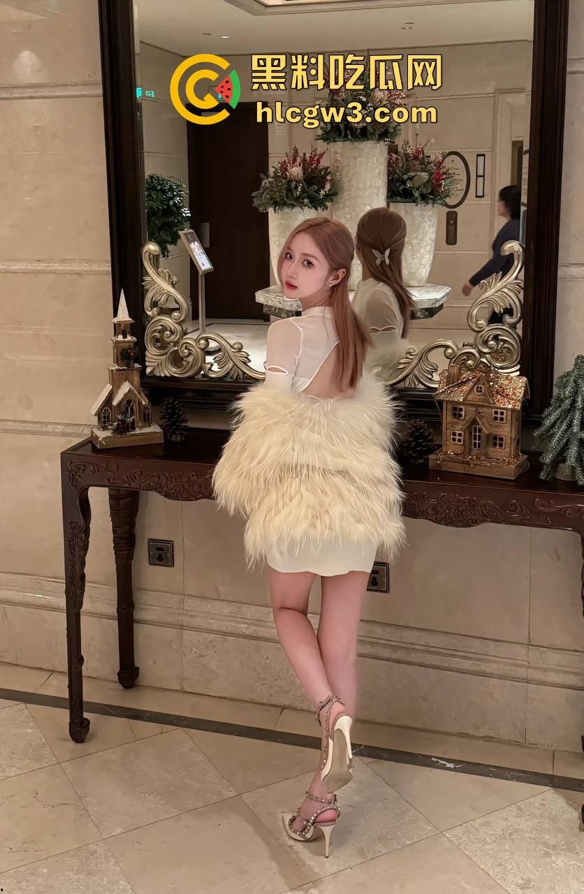 江苏网红脸骚母狗被猛攻！高颜值大胸白皮肤，金主爸爸后入猛操到崩溃，无套中出让沸羊羊心碎直掉泪！  第15张