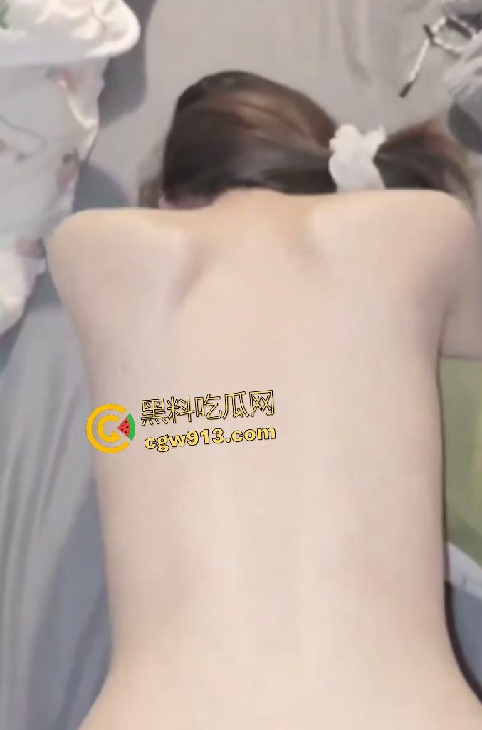 外卖小哥50元送醉酒妹子回家被勾引！细腰肥臀被操到狂抓床单，小哥又赚钱又得吃，太爽了！  第3张