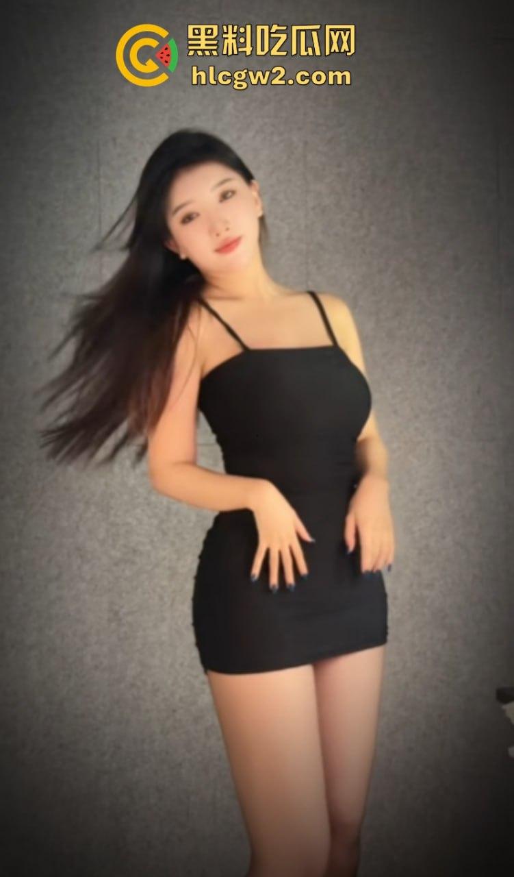 先天炮架圣体抖音网红【000】 付费福利流出 逆天美腿配黑丝 丁字骚裤抠肥逼 简直极品! 第7张 先天炮架圣体抖音网红【000】 付费福利流出 逆天美腿配黑丝 丁字骚裤抠肥逼 简直极品! 第7张