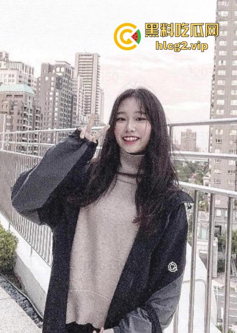 闺蜜大爆料！高颜值女神钱忆彤自拍视频泄出，白虎馒头穴和修长美腿让人欲罢不能！  第2张