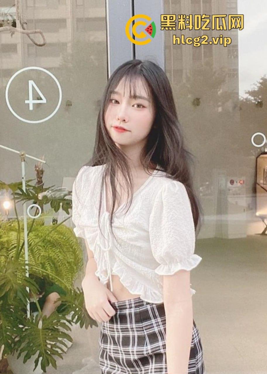 闺蜜大爆料！高颜值女神钱忆彤自拍视频泄出，白虎馒头穴和修长美腿让人欲罢不能！  第3张