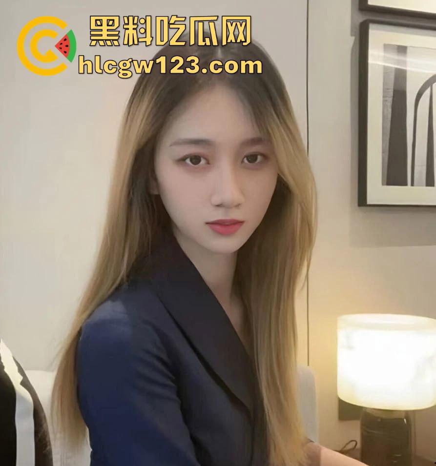 佛山顺德锐府地产女销冠【程圆】极品黑丝诱惑，精准勾引客户后进入，订单拿到手软，不愧是销冠！  第5张