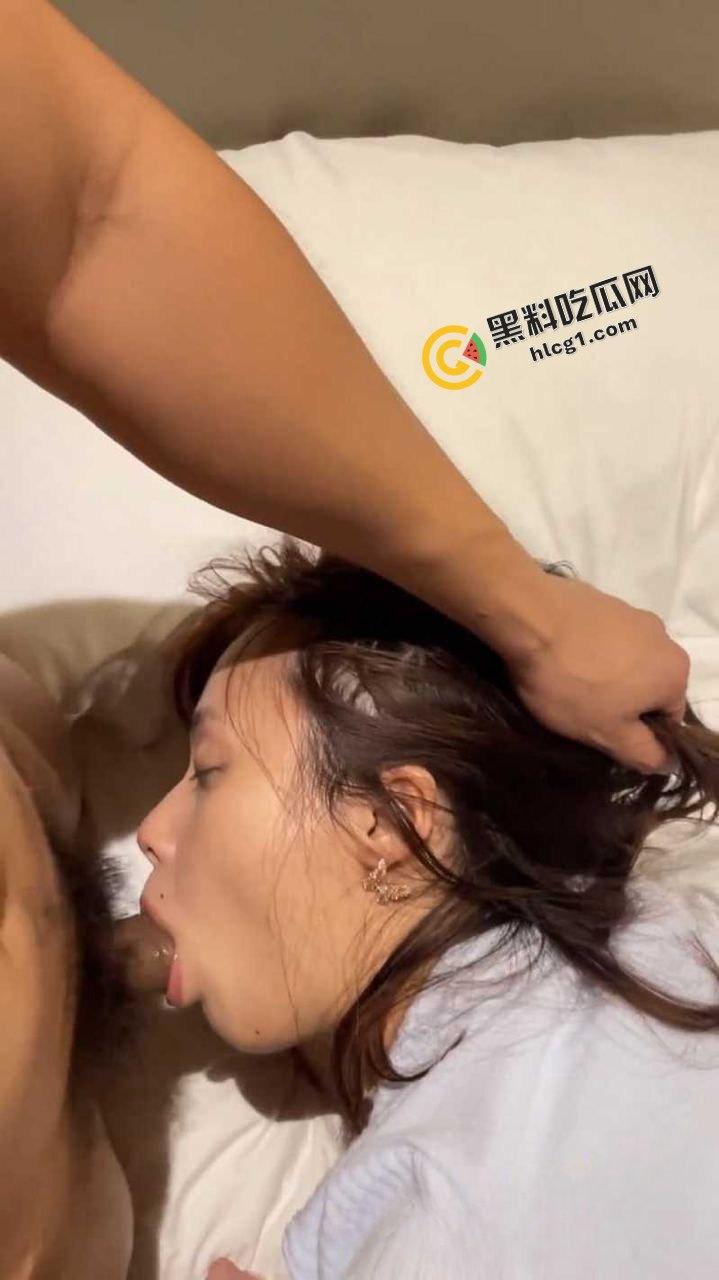 成都大学反差婊 极品身材嫩妹『张俪』金主包养 抽烟般的吸鸡巴 被金爸曝光  第2张