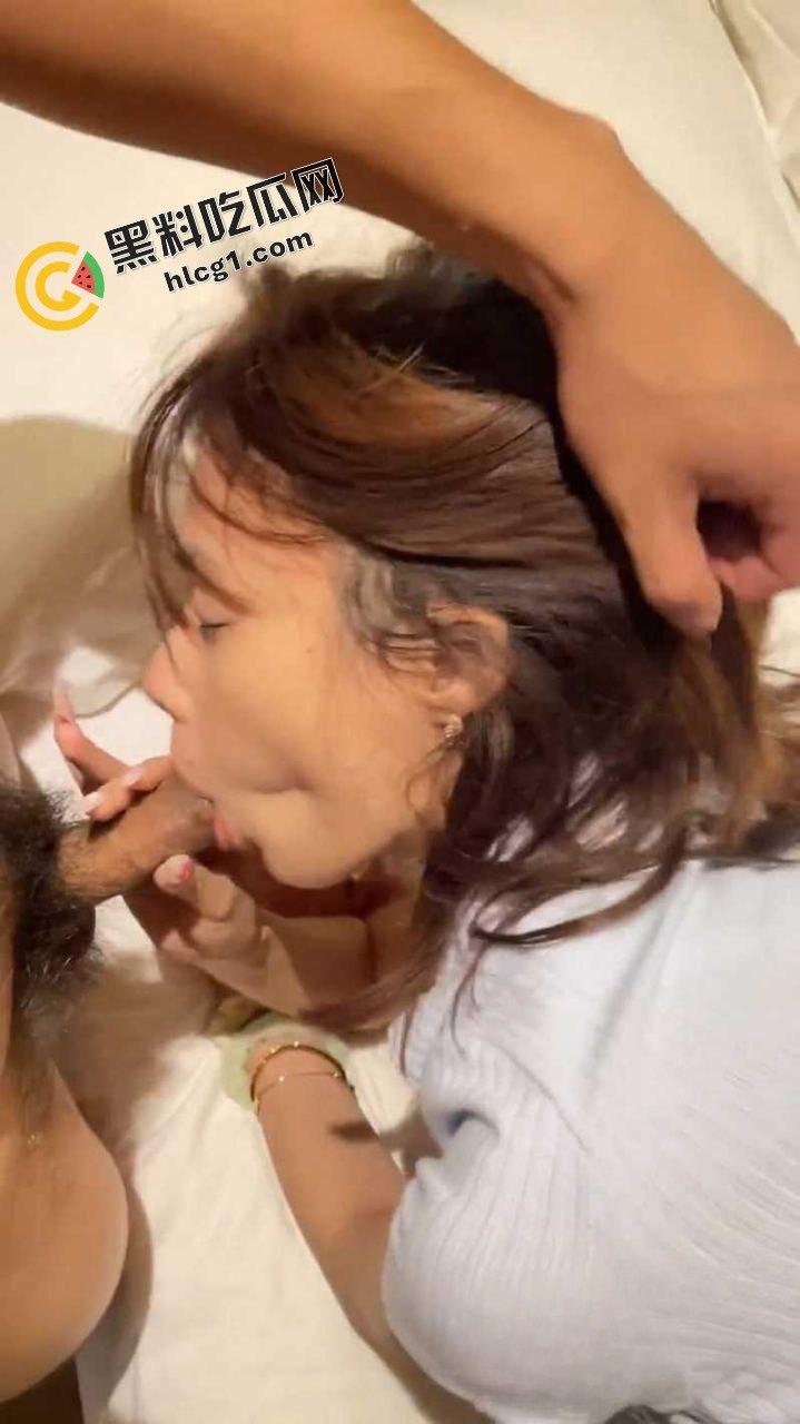 成都大学反差婊 极品身材嫩妹『张俪』金主包养 抽烟般的吸鸡巴 被金爸曝光  第5张