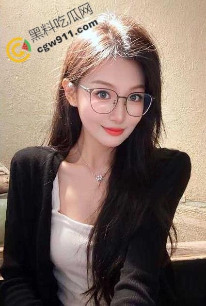 惊艳剃毛视频：翘臀露穴，淫水涌动，托尼老师技艺惊人，女友浪叫迷人，堪称极致春宫现场  第3张