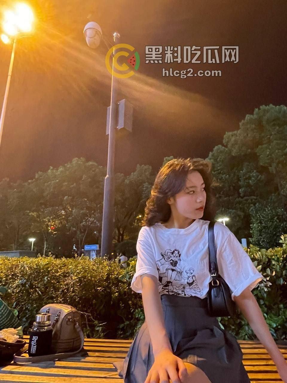 顶级美女的手活口活实在惊人，只有经历过十个人的女人才能如此熟练  第2张