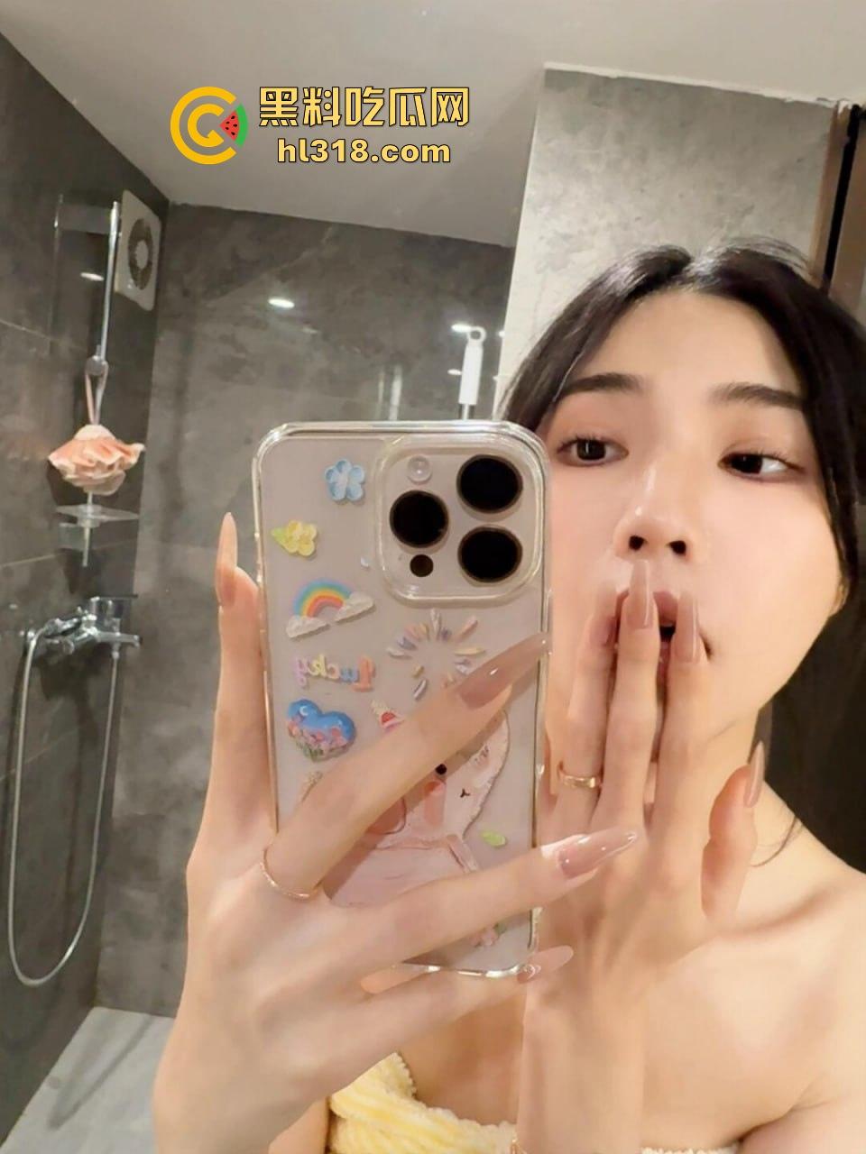 勾搭健身房极品御姐，骚浪母狗难耐寂寞，无套暴力抽插小穴，淫水顺腿横流，呻吟声非常淫荡！  第2张