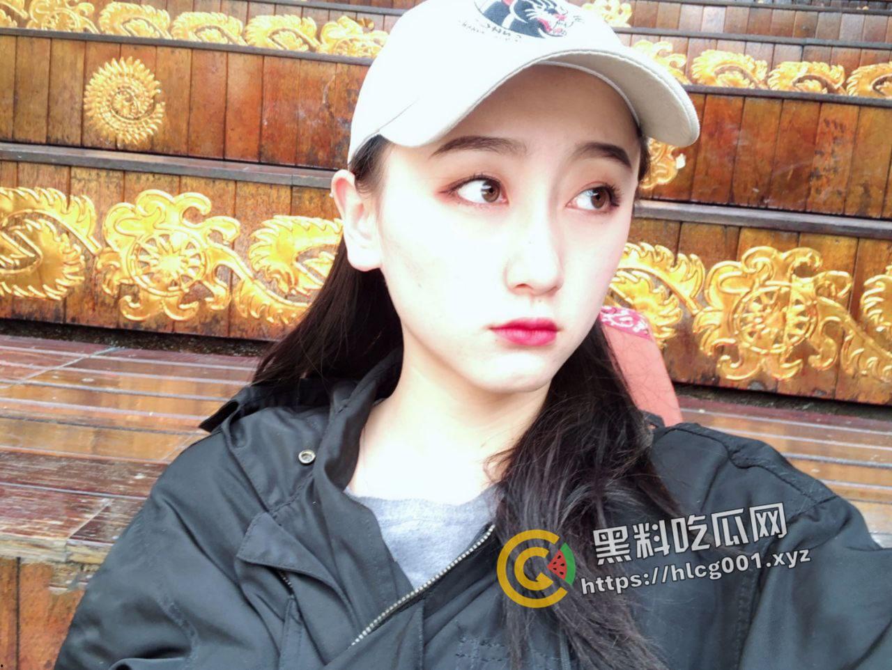 北京空姐【杨萌】借助职业便利全国做鸡 嘴巴含满臭精液 小穴只为钱来开 一号飞行媛 最全私密视频被流出  第3张