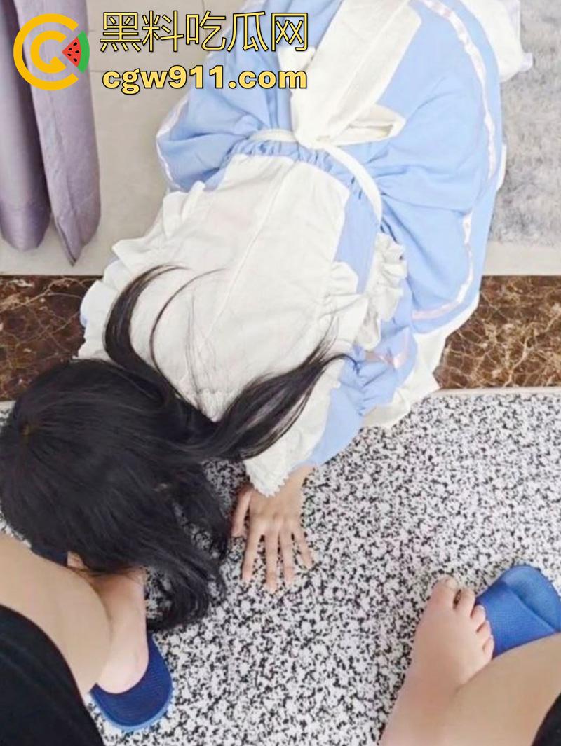 穿校服的高中乖乖女，网恋矮肥搓已婚大叔，奔现被大叔调教成母狗，制服舔脚毒龙喝尿，被大叔发出来炫耀曝光！  第8张