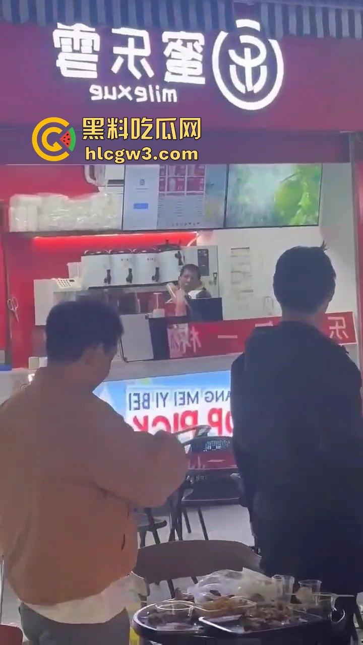 广州花都持刀男子当街挟持他人，警方迅速到场果断开枪击毙，场面堪比电影大片！  第7张