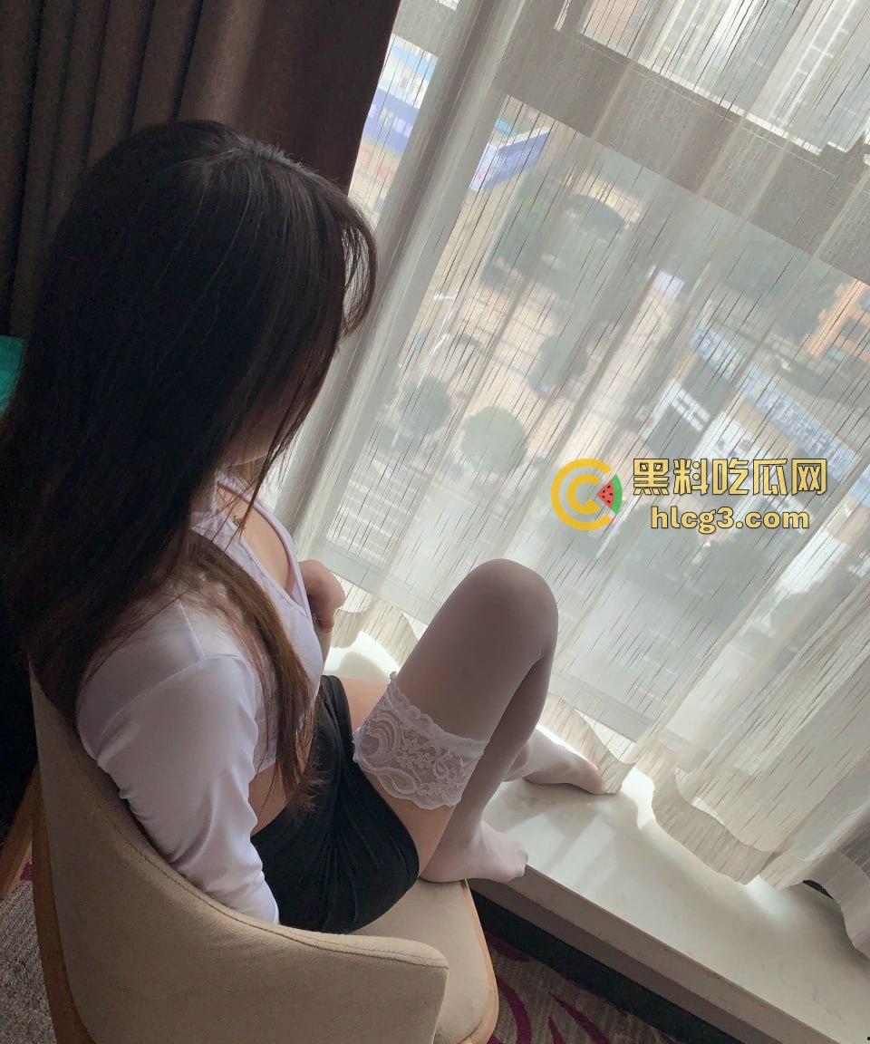 瓜友自曝：七夕惊艳体验！清纯重庆大二学妹约炮实录，抠逼时的无辜眼神，粉嫩乳房让人欲罢不能！  第4张