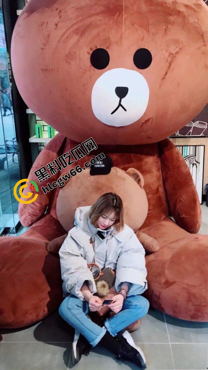 一根鸡巴干翻两个学妹，营口眼镜学妹【李静】啪啪视频曝光疯传，清纯脸配贱叫声，反差太猛！  第7张