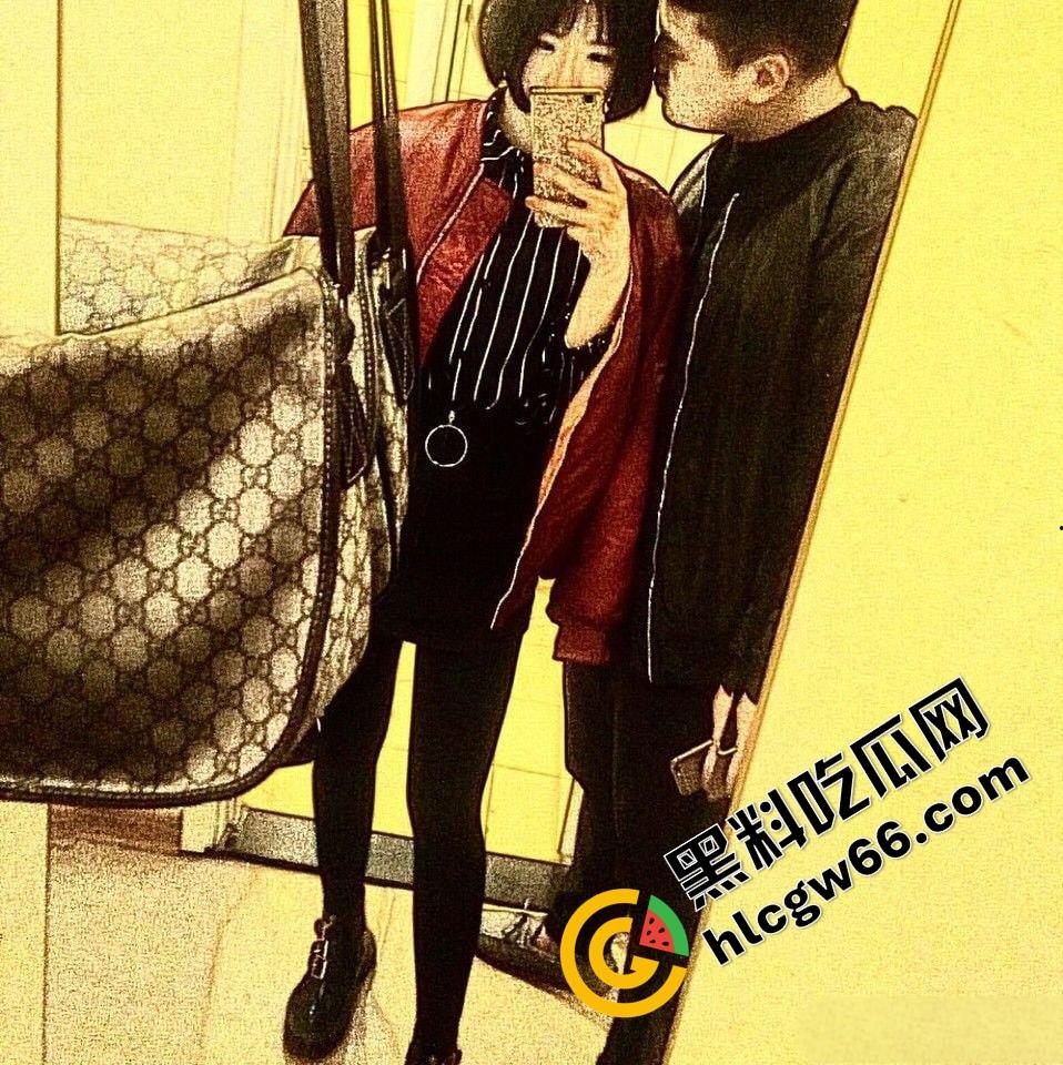 一根鸡巴干翻两个学妹，营口眼镜学妹【李静】啪啪视频曝光疯传，清纯脸配贱叫声，反差太猛！  第9张