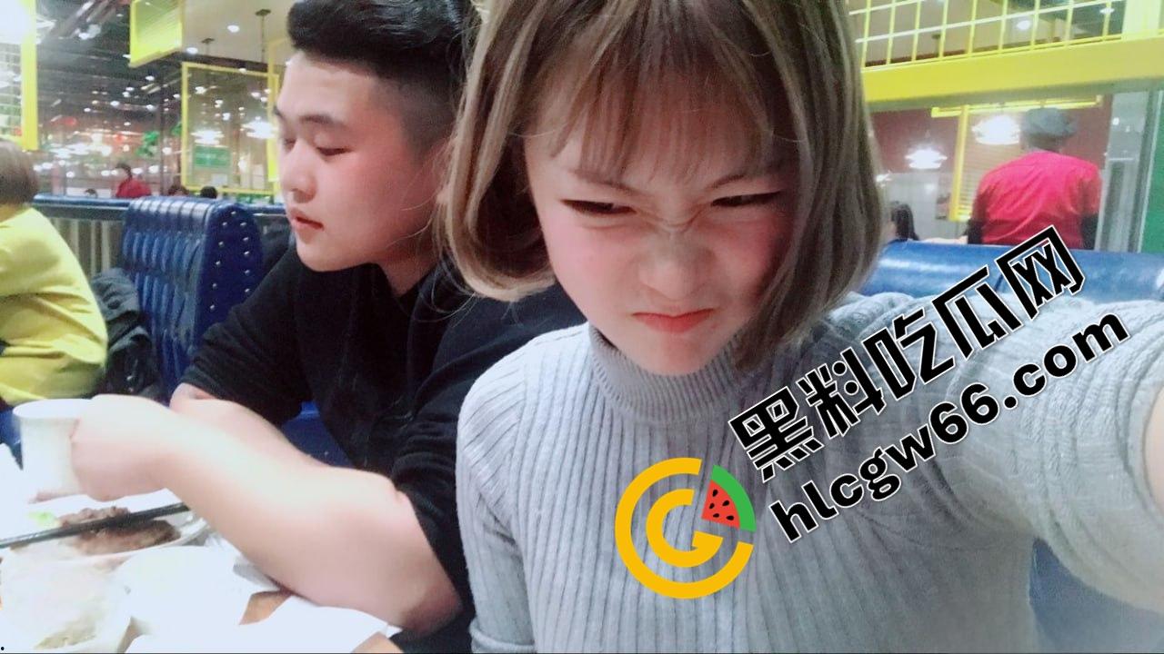 一根鸡巴干翻两个学妹，营口眼镜学妹【李静】啪啪视频曝光疯传，清纯脸配贱叫声，反差太猛！  第10张