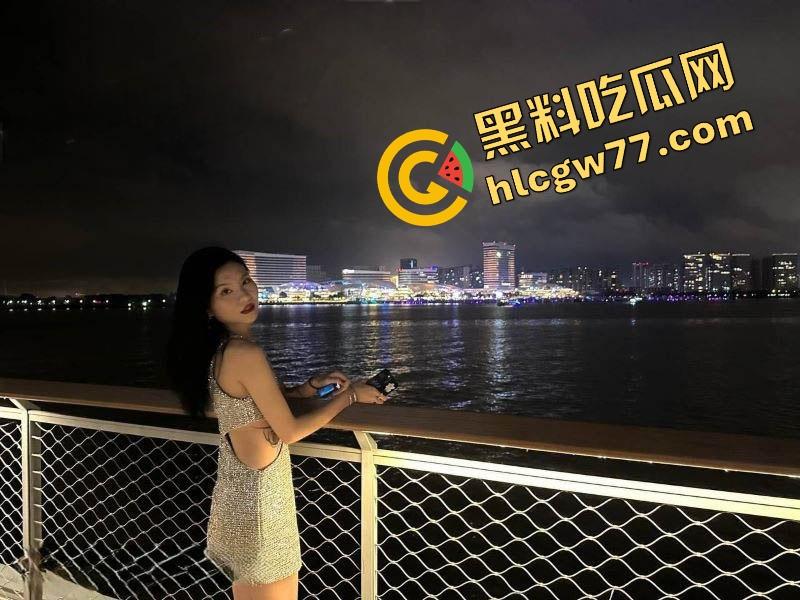 上海艺术校花【夏弥】堕落成母狗 被土豪车震吞精调教 对着路人无套后入 骚穴被干得淫水四溢! 第1张 上海艺术校花【夏弥】堕落成母狗 被土豪车震吞精调教 对着路人无套后入 骚穴被干得淫水四溢! 第1张