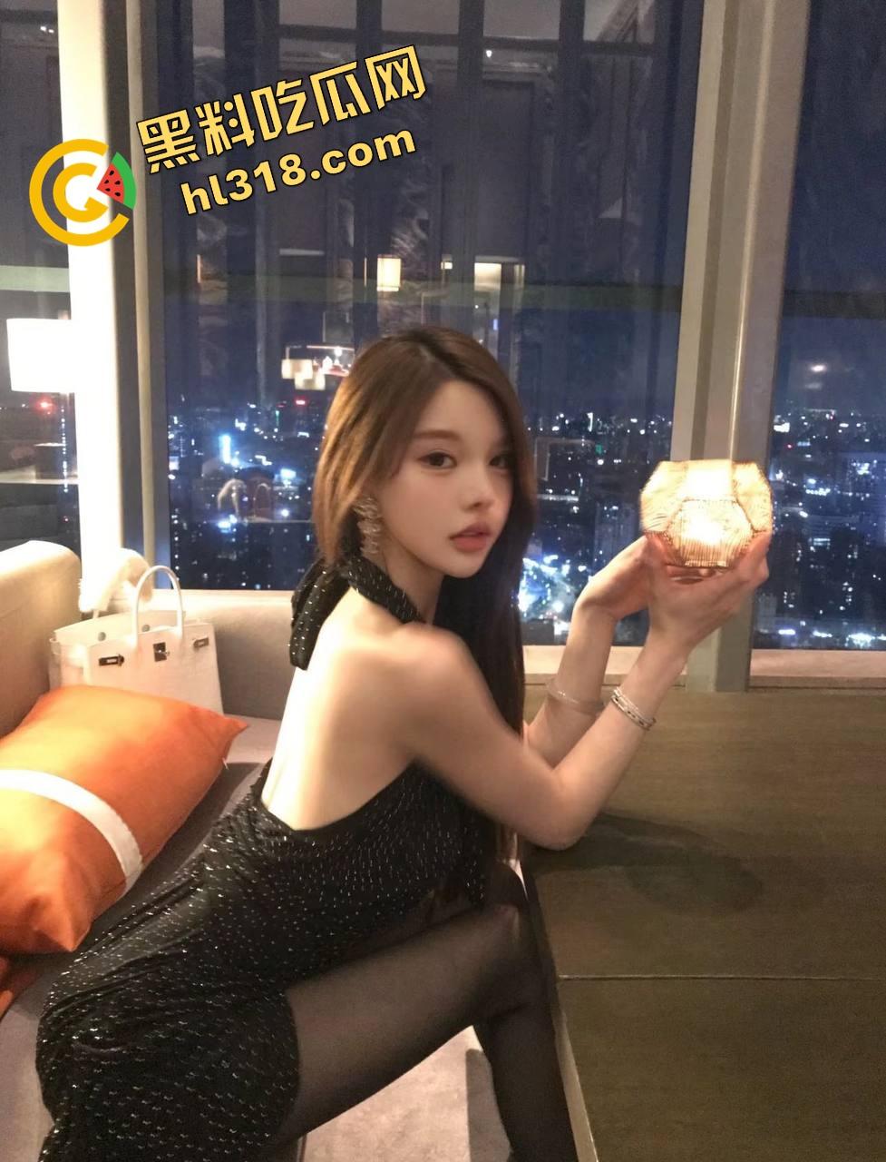 周末约炮骚逼当场被干爽，一边被爆插一边给舔狗打电话，电话偷情直播呻吟，绿帽舔狗听得直喘！  第3张