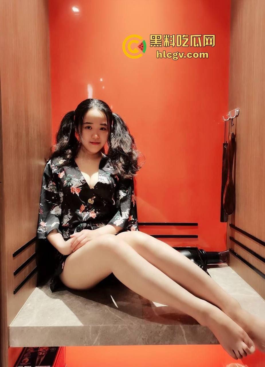 河南洛阳『雷巧燕』野外露出！巨乳大奶婚纱皮裤下的骚动，被调教抠逼露逼十足放荡！  第13张