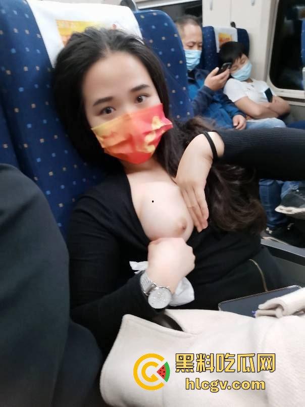 河南洛阳『雷巧燕』野外露出！巨乳大奶婚纱皮裤下的骚动，被调教抠逼露逼十足放荡！  第22张