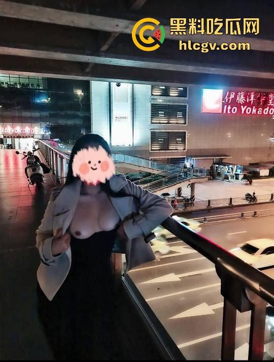 河南洛阳『雷巧燕』野外露出！巨乳大奶婚纱皮裤下的骚动，被调教抠逼露逼十足放荡！  第23张