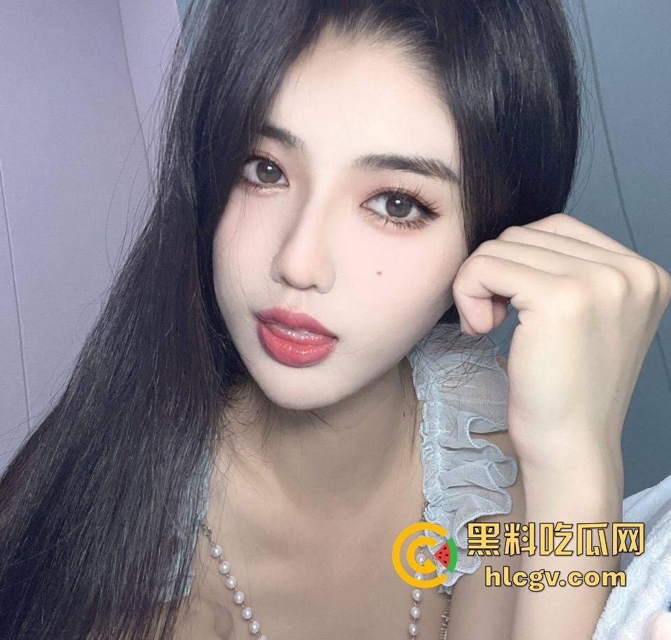 高颜值骚母狗【GirrlzzZ3】金主曝光调教视频，网友质疑照片造假！  第8张