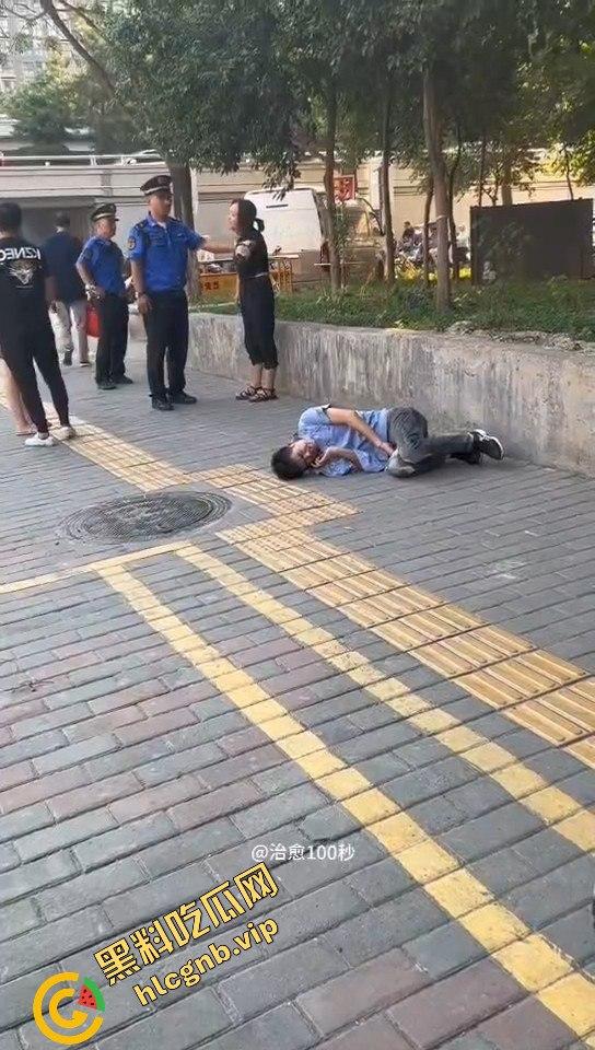 嚣张两口子街头殴打路人，不料自投罗网！别还手，让他们等着拘留赔钱吧！  第2张