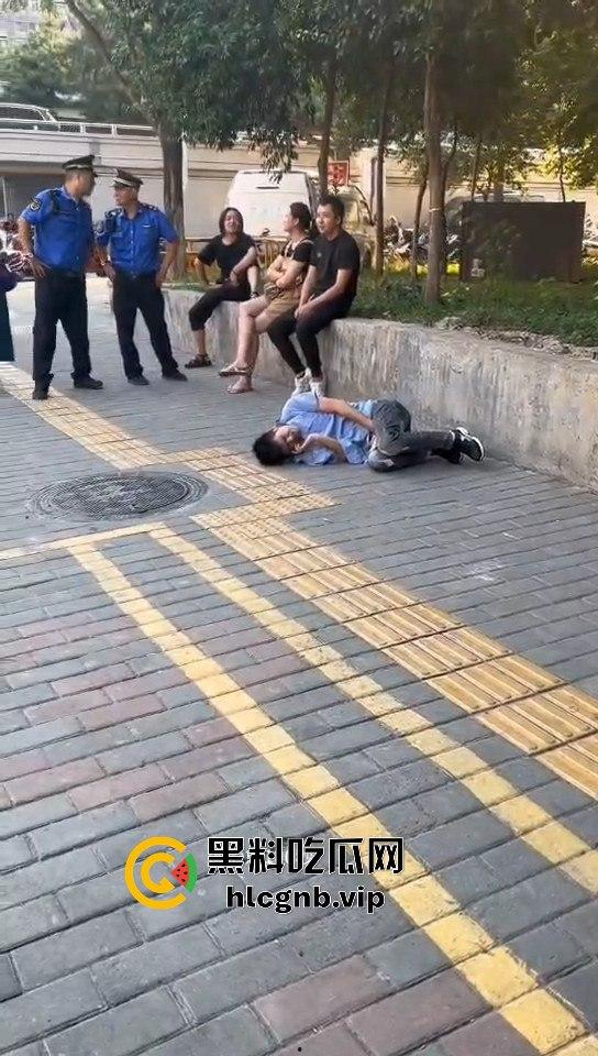 嚣张两口子街头殴打路人，不料自投罗网！别还手，让他们等着拘留赔钱吧！  第9张