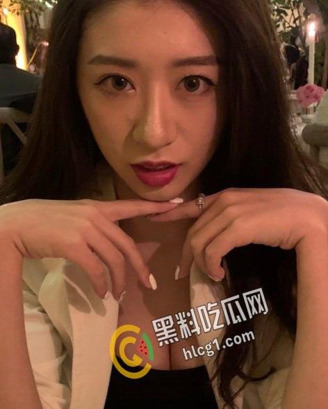 江苏大学高颜值女神和金主爸爸的大尺度自拍泄密 极品身材 真应了那句 她腿比我命都长  第1张