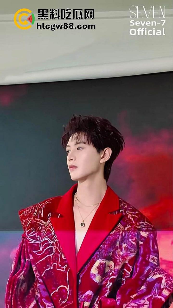 于正短剧顶流【何健麒】塌房.帅气霸总变出轨渣男，床照聊天记录露骚逼本质，榜一大姐15万打赏喂了狗！  第12张