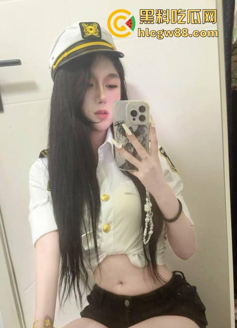 安徽合肥【钟然然】高颜值极品身材嫩妹 被金主包养调教成极品母狗 制服黑丝舔脚口红插逼淫荡至极  第4张