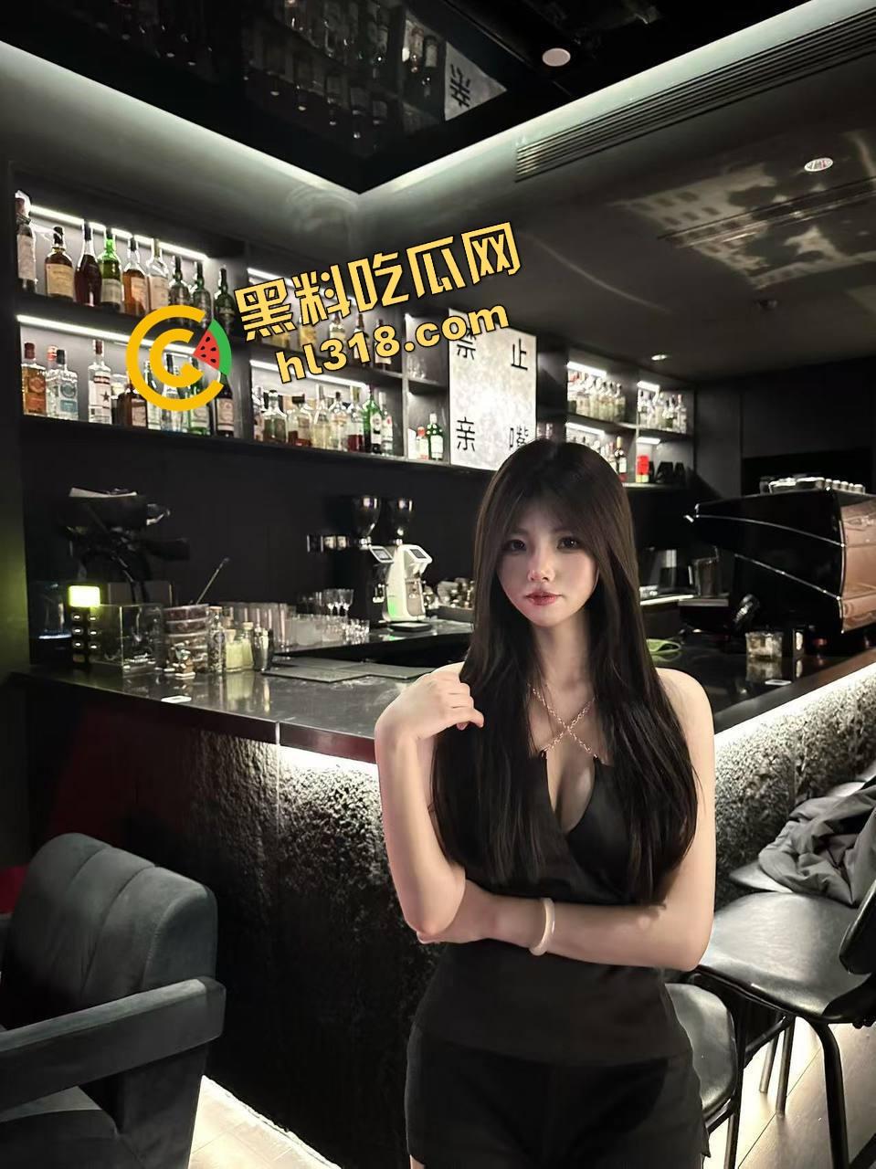 38D大奶乳交什么体验？两坨肉球包裹鸡巴肉球一夹，鸡儿消失不见，摩擦感顶到爆，男人只想一直夹着！  第3张