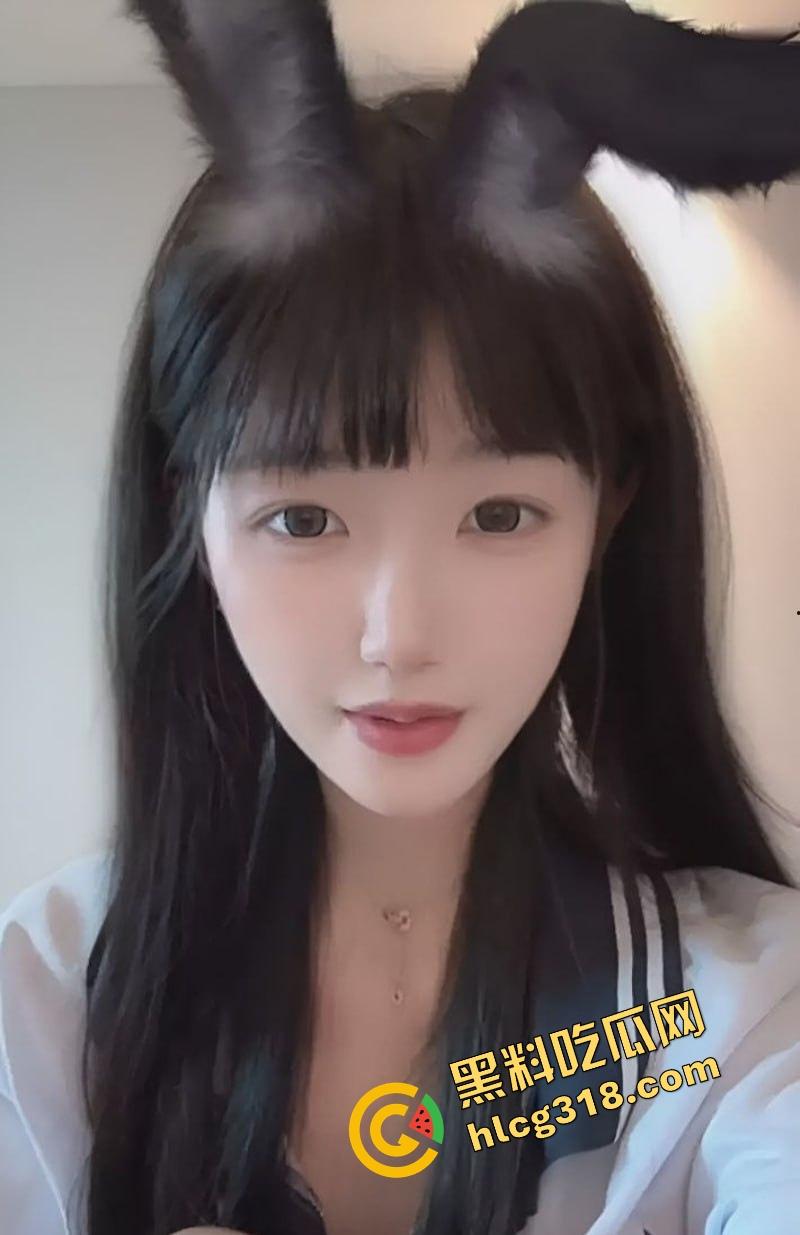 重庆极品外围女『张冉冉』颜值高得像天仙，身材辣到犯规，全国飞来飞去接客，一晚两三单照样嗨翻天！  第1张