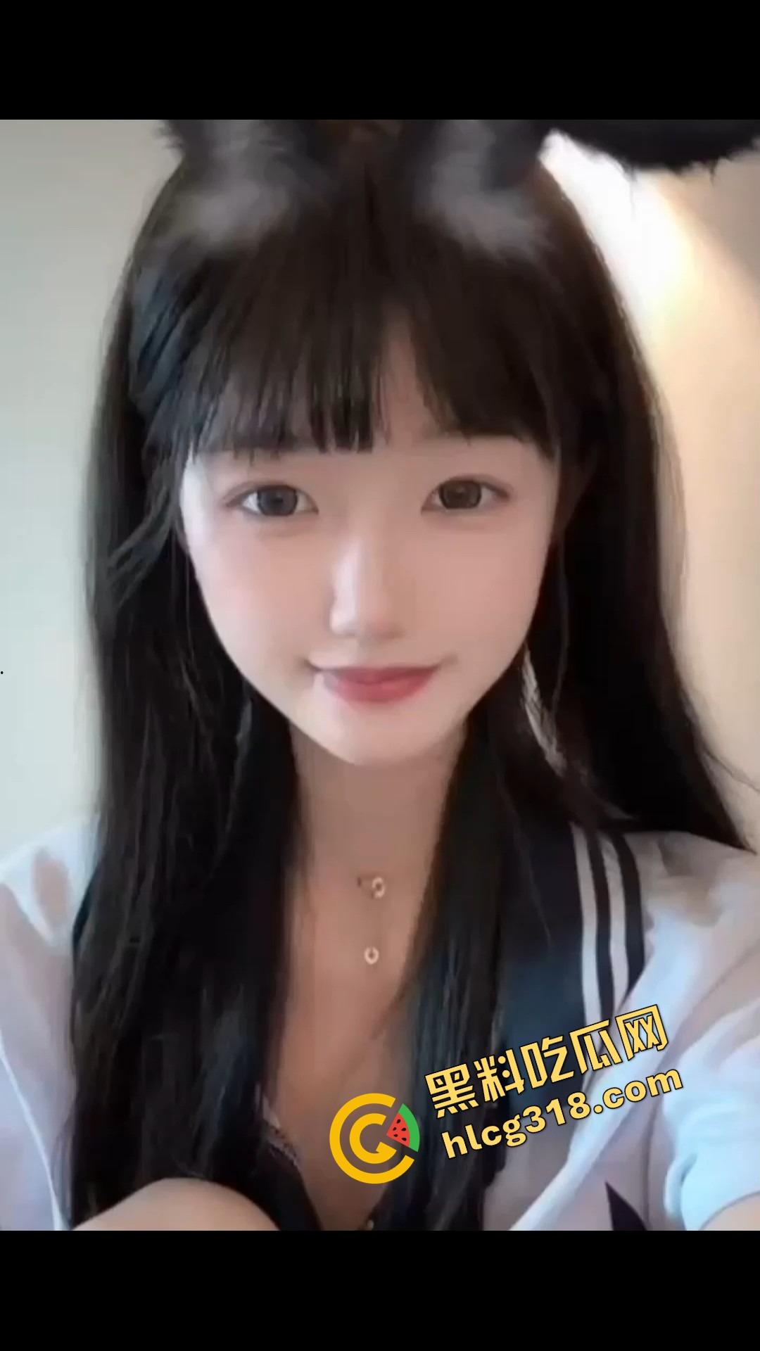 重庆极品外围女『张冉冉』颜值高得像天仙，身材辣到犯规，全国飞来飞去接客，一晚两三单照样嗨翻天！  第5张