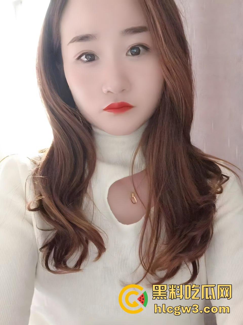 六合老公亲自带反差婊老婆去和单男3P玩SM调教 极品嫩逼轮肏 刺激画面视频流出！  第1张