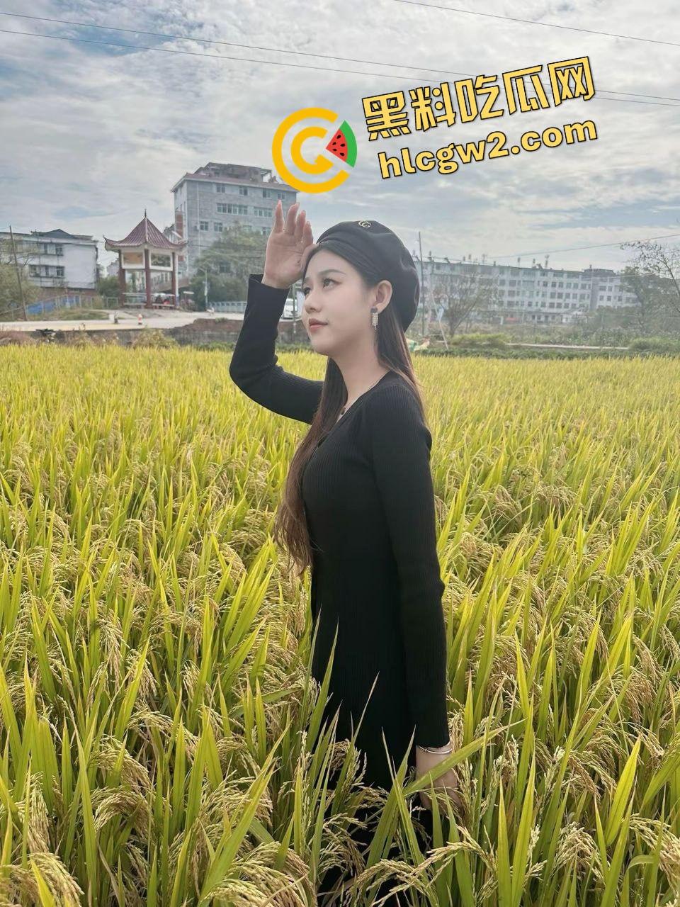 抖音江西农村反差寡妇『10.27』没工作下海做鸡 露奶酒店后入骚逼 独家曝光！  第4张