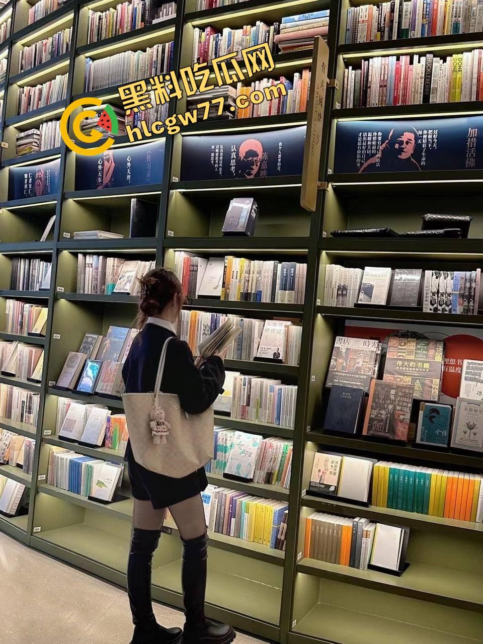 邯郸高颜值理发店小妹【兔兔】学徒眼镜骚货，天然喜欢捆绑调教，越绑越湿，骚穴夹得翻红抽搐！  第9张