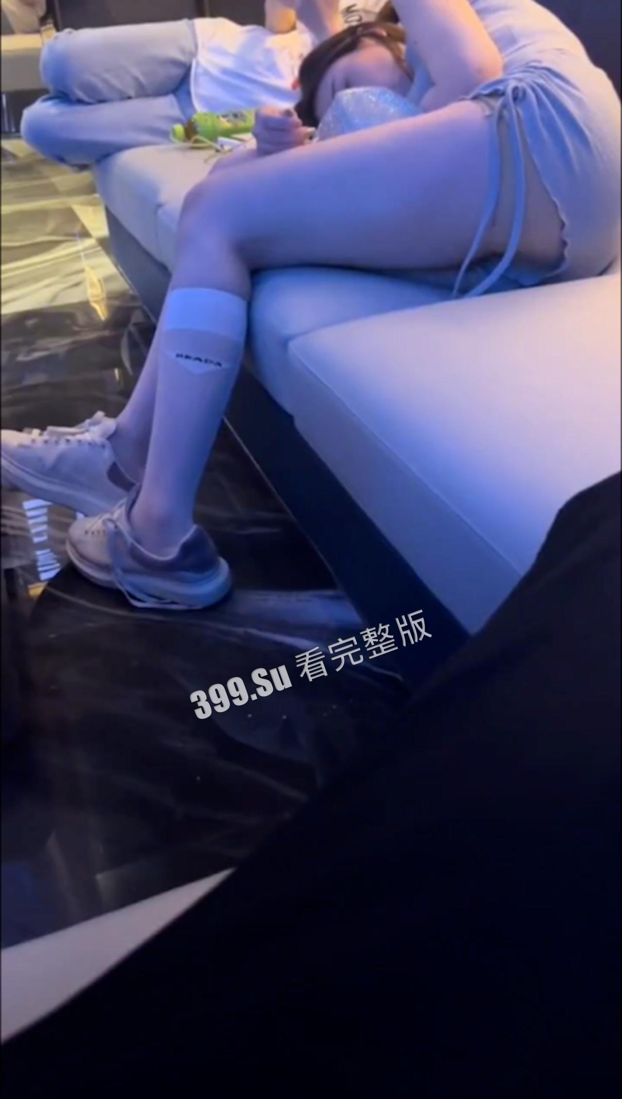 喝醉的小仙女 瘫软无力神志不清  酒后吐出心里话 想被男人当狗操（四） 第5张