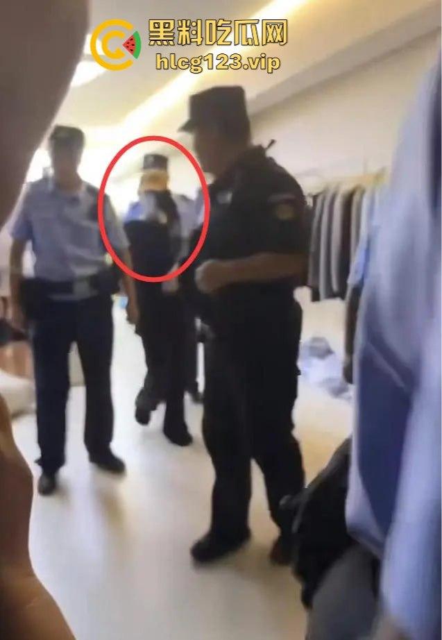 河南夏邑原配抓小三【双双】，丈母娘亲自上阵调解，女婿出轨场面一片混乱，小三真容曝光后抖音销号！  第19张