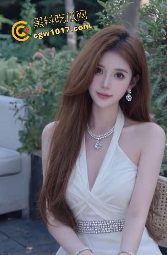 性欲超强嫂子强势上位，吊带丝袜情趣内衣性感诱惑，落地窗前漏出做爱，爽到淫水直流！  第1张