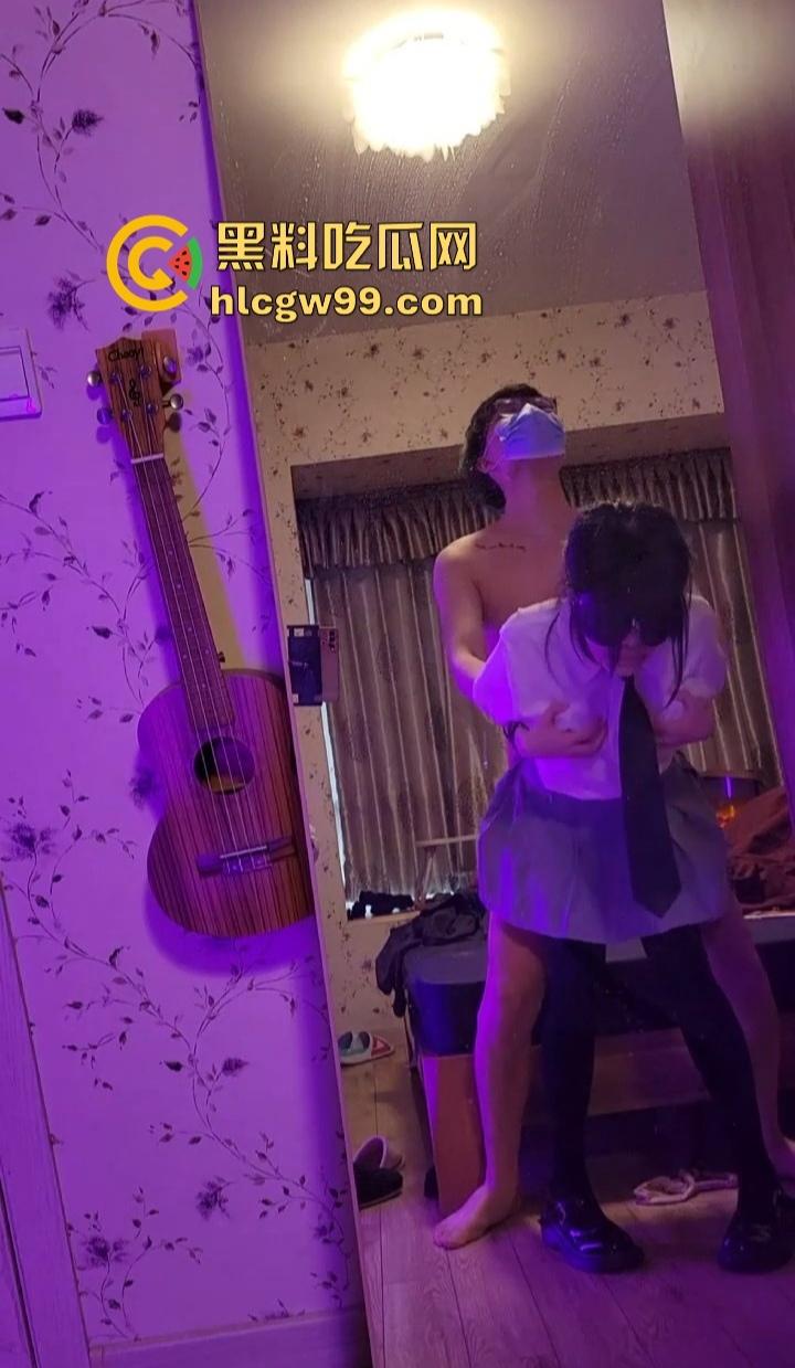 杭州大一JK学妹『钱薇婷』酒吧兼职不卖酒专卖逼，工作变性奴试用期，金主约炮玩SM，蹬逼蹬到鸡巴都脱皮！  第15张