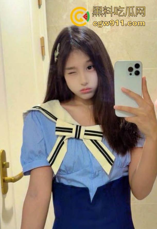 电梯惊心动魄的操妹经历，电梯里逮着妹妹不放，使劲揉搓后入猛插，刺激无比！  第3张