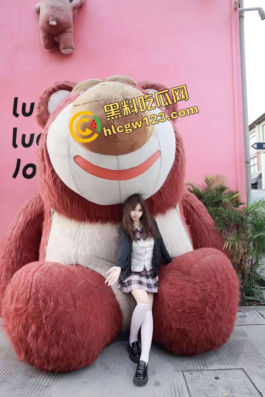 有个漫展女友是种什么体验？想日谁她就能变谁，今天是蕾姆，明天是草莓猫，每次日逼都像换了个人！  第3张