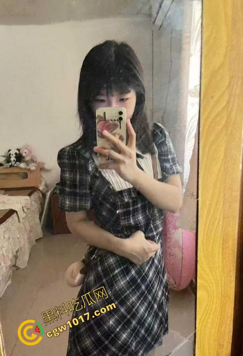 江苏清纯眼镜妹与男友不雅视频曝光！雪白奶子，蜜穴水嫩，淫姿骚态犹如服食春药，惊爆网友眼球！  第2张