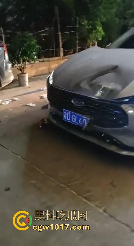 鬼火少年深夜惨遭横祸！深夜凌晨被醉酒司机撞了个倒头就睡，人都飞起来了，车的零件都着火了，极其惨烈！  第9张